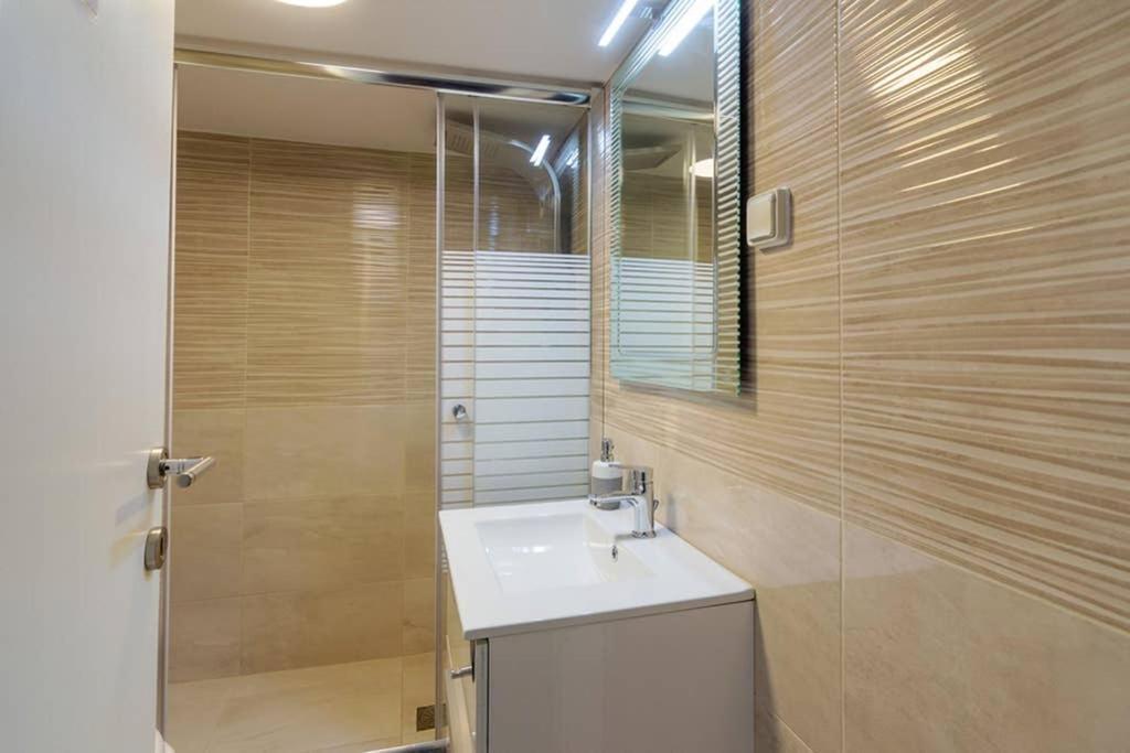 Apartmán Brand New Decorated Flat For 4 Ppl In Pagrati Atény Exteriér fotografie