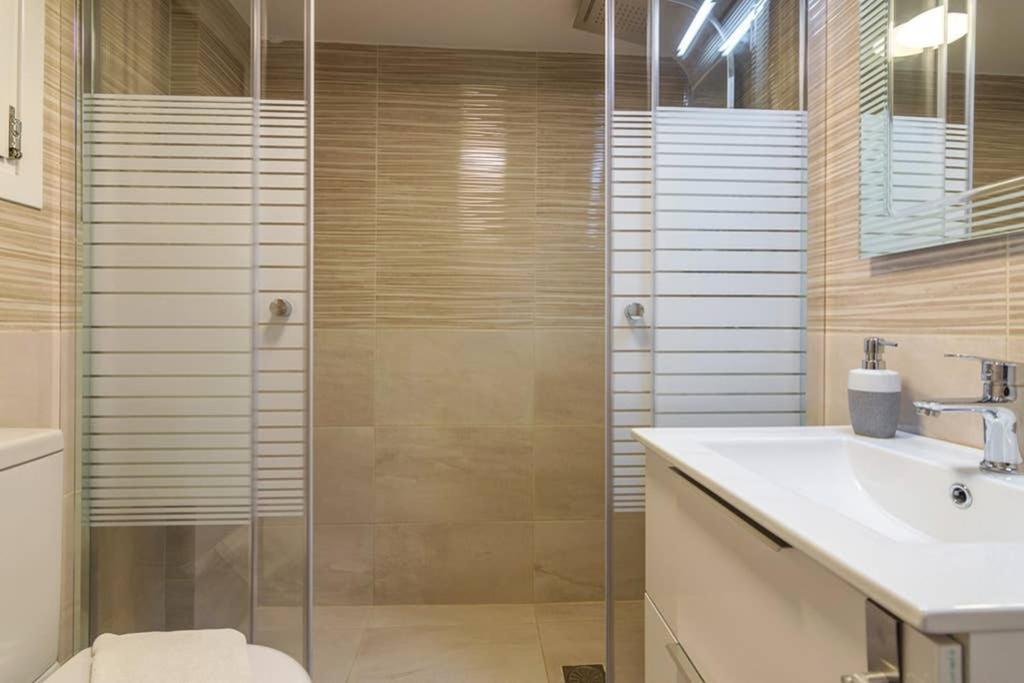 Apartmán Brand New Decorated Flat For 4 Ppl In Pagrati Atény Exteriér fotografie